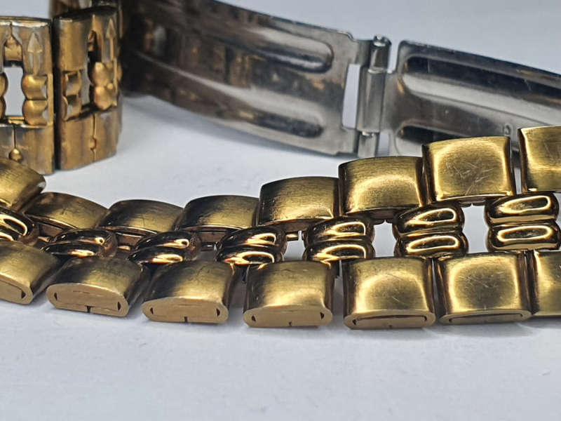 Vintage Gold Tone Pulsar Ladies Watch 590141