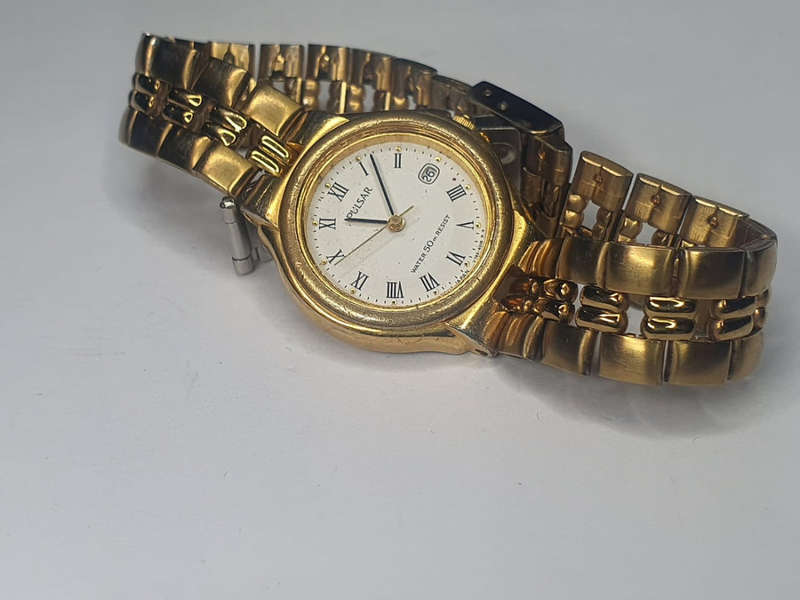 Vintage Gold Tone Pulsar Ladies Watch 590141