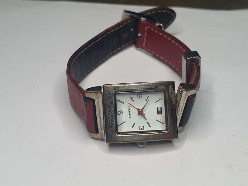 Vintage Hilfiger Ladies Watch T00187.1.