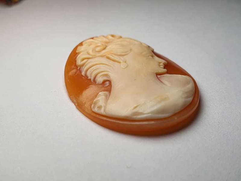 Vintage Cameo