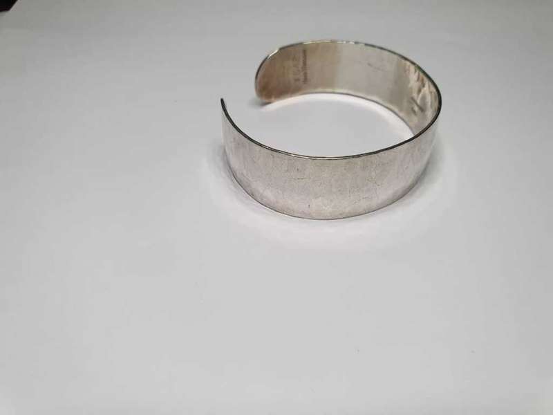 Antique Read & Borton +/- 1930 Sterling Silver hand Wrought Bangle