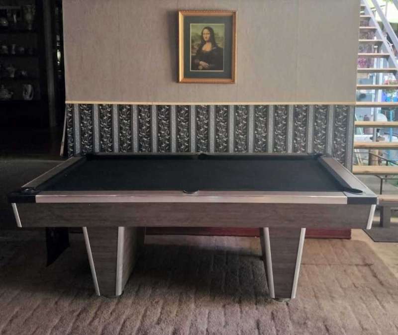 Darren Snooker & Pool 6 to 8 Seater Pool Table with a slate top, doubling as a dining room table