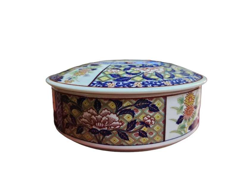 Vintage Imari Style Porcelain Trinket Box