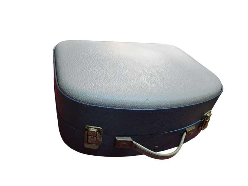 Vintage hard top suitcase for your old radio