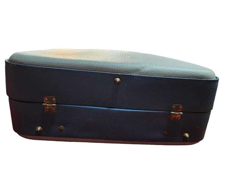 Vintage hard top suitcase for your old radio