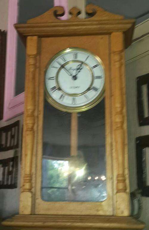 Beautiful wall Clock Working