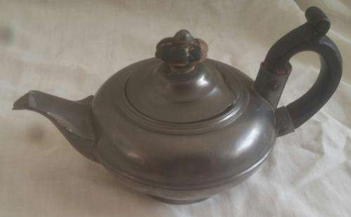 PEWETER TEA POT