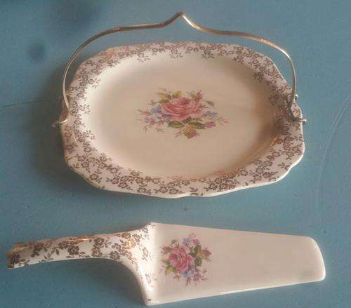 Lord Nelson Ware Cake plate with Cake lifter
