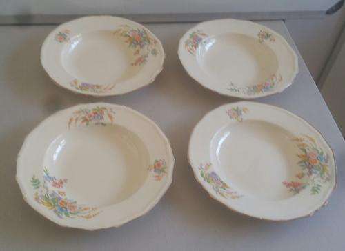 Excellent condition soup plates, by Alfred Meakin
