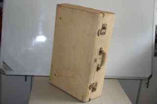 GORGEOUS VINTAGE METEOR WHITE SUITCASE