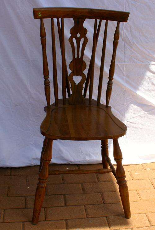 AMAZING DETAILED WOODEN KITCHEN CHAIR