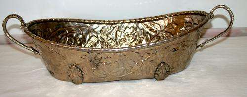 MAGNIFICENT SILVER METAL FRUIT BOWL WITH BEAUTIFUL EMBOSSED DETAIL