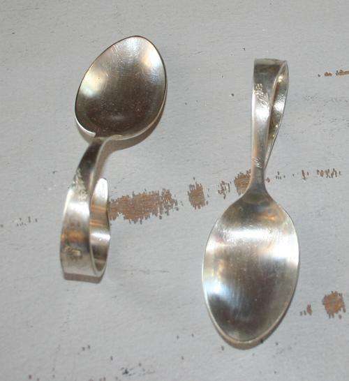 MAGNIFICENT VINTAGE / ANTIQUE FEEDING SPOONS/PUSHER MARKED A380585 ANGORA EPNS MADE IN ENGLAND