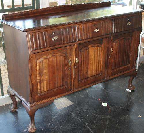 FANTASTIC SOLID IMBUIA SIDE BOARD WITH BEAUTIFUL DETAL