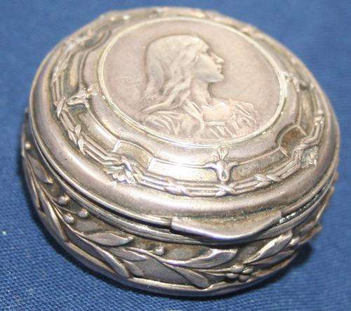 SUPERB SILWER PLATED PILL BOX WITH BEAUTIFUL IMBOSED DETAIL
