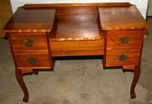 EXQUISITE IMBUIA DESK OR DRESSING TABLE