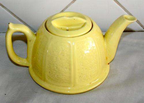 WOW SUPERB RARE ANTIQUE YELOW  PORCELAIN TEA POT BY BEVERLEY TABLE WARE STAFFORDSHIRE