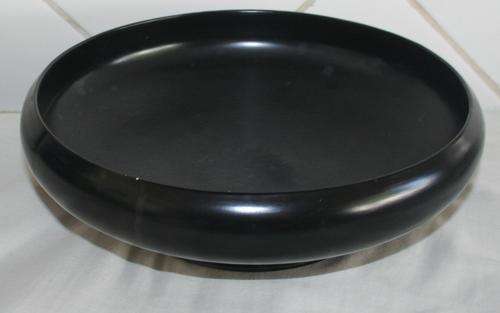 EXQUISITE LARGE  CERAMIC SALAD / FRUIT BOWL BEAUTIFULLY GLAZED IN BLACK