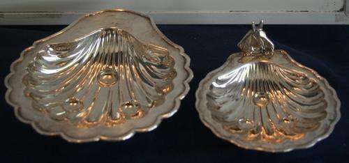 BEAUTIFUL SET OF TWO SILVER METAL VINTAGE SHELLS