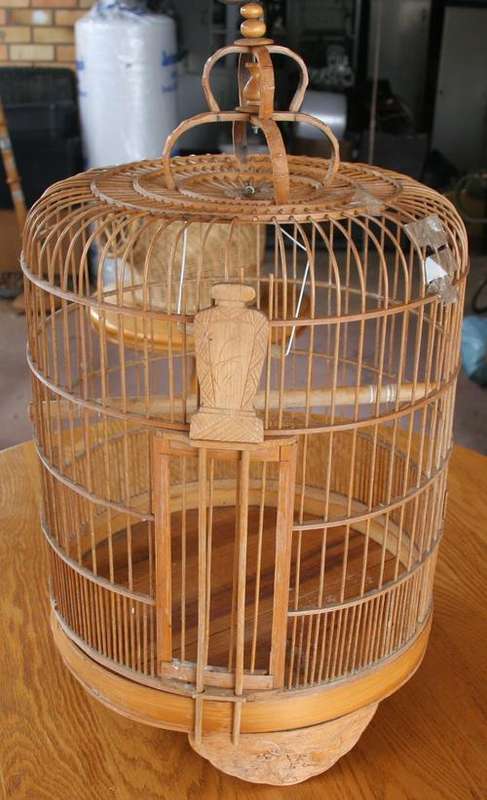 MAGNIFICENT BAMBOO WOODEN LARGE ASIAN BIRD CAGE WITH EXQUISITE DETAIL