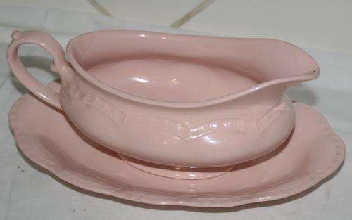 AN EXQUISITE ROSA REGE J & G MEAKIN SAUCE BOWL  WITH THE TRAY, SOL 39443 MADE ENGLAND