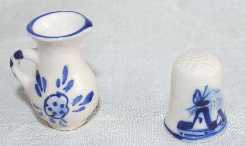 TWO BEAUTIFUL PRINTERS TRAY ORNAMENTS LOOK LIKE DELFT