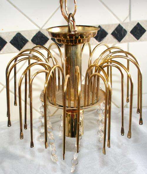 AN STYLISH LIGHT FITTING/CHANDELIER,  BEAUTIFUL BRASS COLOR