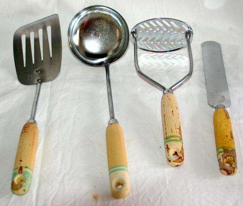 A MAGNIFICENT COLLECTION OF SKYLINE CHROME PLATE ENGLAND KITCHEN UTENSILS