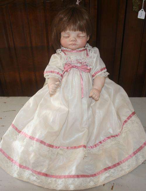 BEAUTIFUL SLEEPING BABY LOOKING FOR GOOD HOME UP FOR ADOPTION  PORCELAIN DOLL