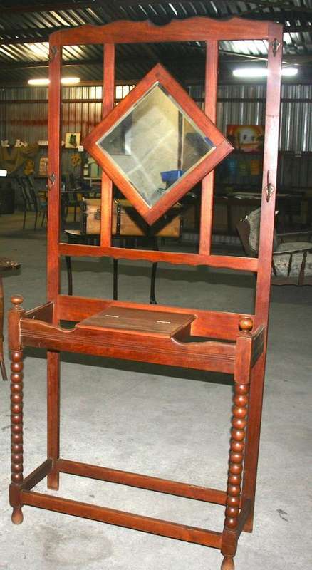 AN EXQUISITE VINTAGE 'TALL BOY' HAT & COAT STAND/ HALL STAND!!! BEAUTIFUL FURNITURE !!!