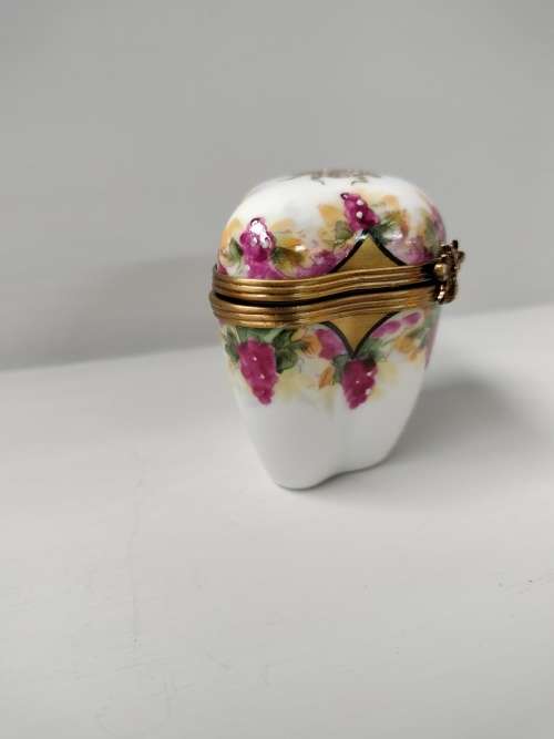 French Limoge Trinket Box Purple with Bee Clasp