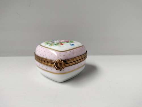 Vintage Limoge Peint Mein Heart Shaped Trinket Box