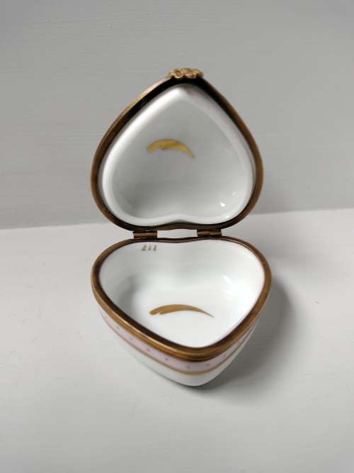 Vintage Limoge Peint Mein Heart Shaped Trinket Box