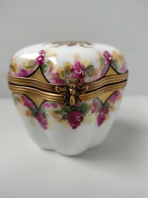 French Limoge Trinket Box Purple with Bee Clasp