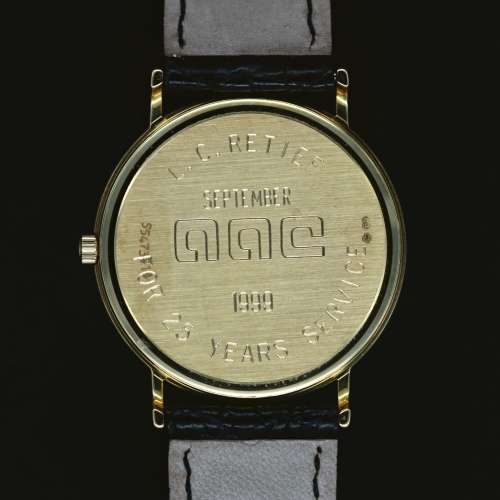 18ct Gold Omega Quartz Dress Watch with Box and Papers