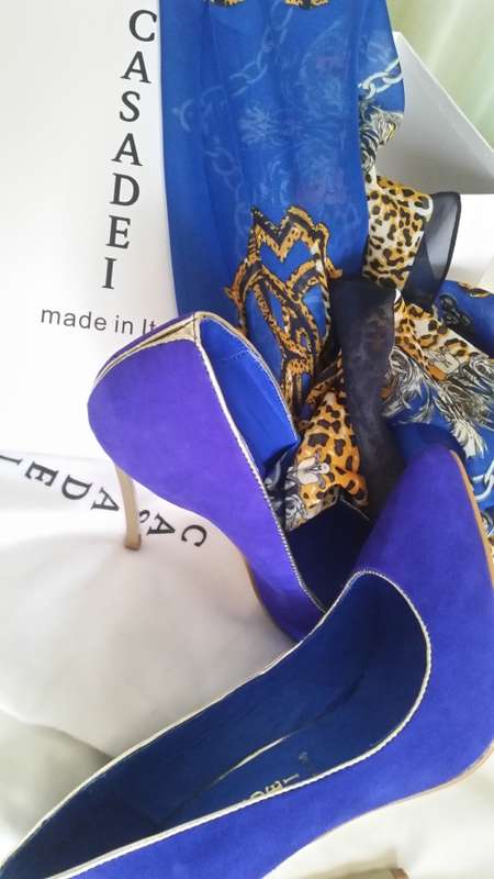 Absolute Must Haves - Ladies Blue + Gold Designer Heels - Size 4.5