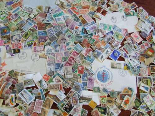 1000+ mix used world stamps