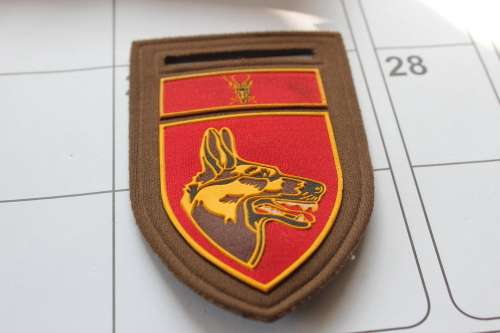 S.A.D.F. Dog Center right hand with Chief of the Army Command Bar Embossed