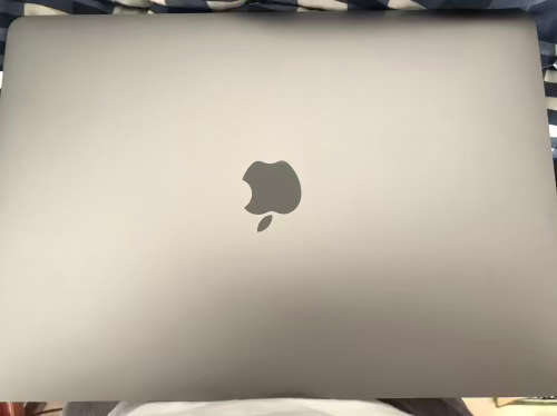 *No Reserve* Touch Bar Macbook Pro 15,4 i5 Demo Unit