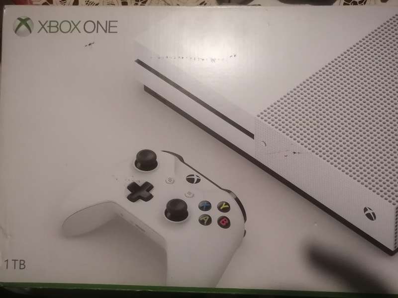 XBOX ONE GAMING CONSOLE