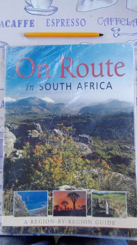 ON ROUTE IN SOUTH AFRICA A Region by Region Guide   B P J ERASMUS