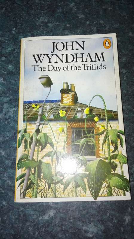 THE DAY OF THE TRIFFIDS by JOHN WYNDHAM  ( Softcover )