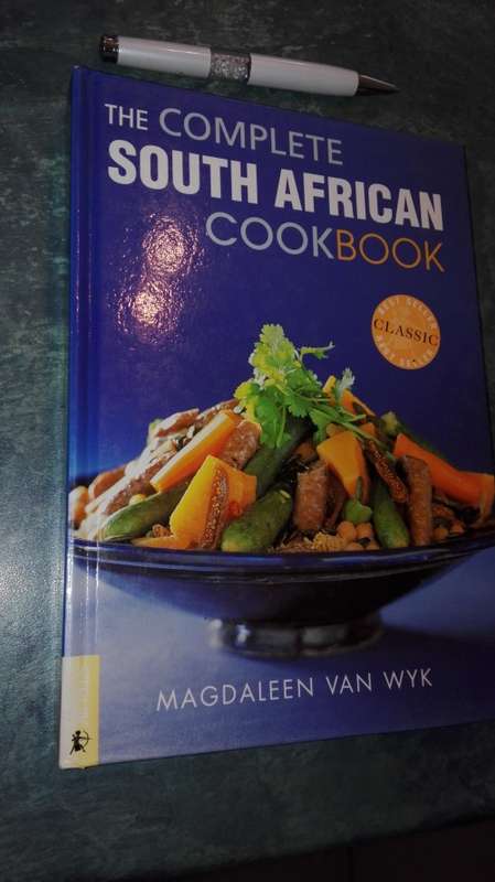 THE COMPLETE SOUTH AFRICAN COOKBOOK MAGDALEEN VAN WYK ( very good condition ) )