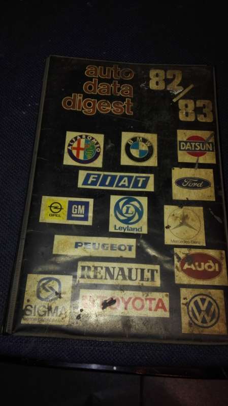 AUTO DATA DIGEST 82/83  ( Cars ) ( 1982 /1983 )