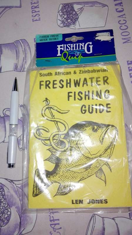LEN JONES SOUTH AFRICAN and ZIMBABWIAN Freshwater Fishing Guide ( New  in original packing )