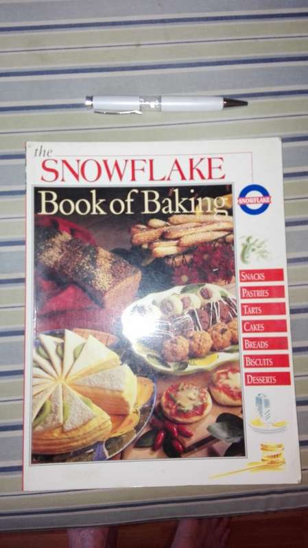 THE SNOWFLAKE BOOK OF BAKING
