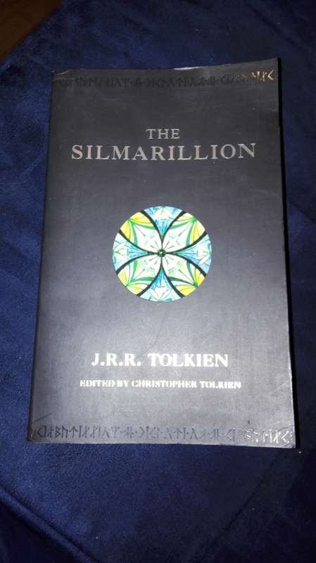 THE SILMARILLION TOLKIEN  (  Paperback Edition 1999 )