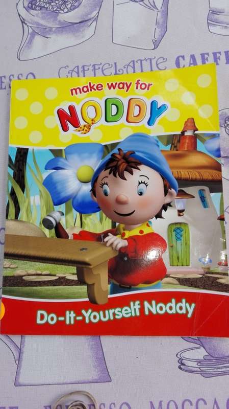 7 X  ENID BLYTON   NODDY BOOKS  ( Softcover )