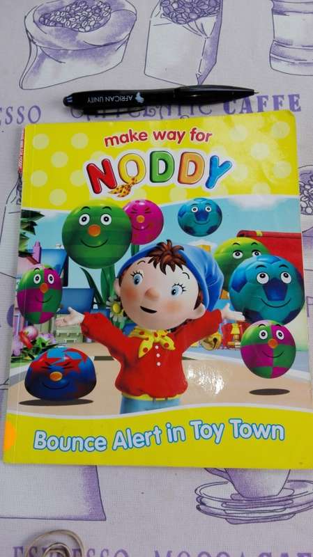 7 X  ENID BLYTON   NODDY BOOKS  ( Softcover )