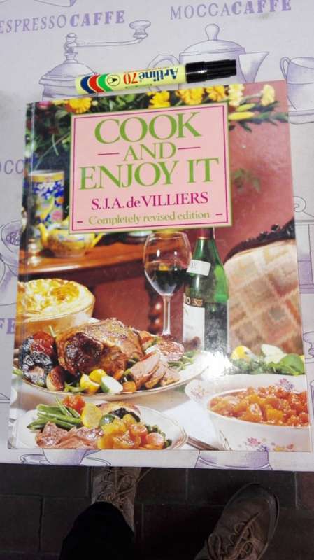 COOK AND ENJOY IT S J A DE VILLIERS Seventh Completely Revised Edition 1992